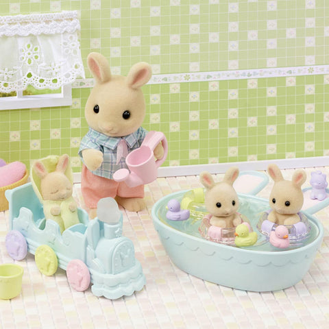 *Calico Critters Triplets Baby Bathtime Set