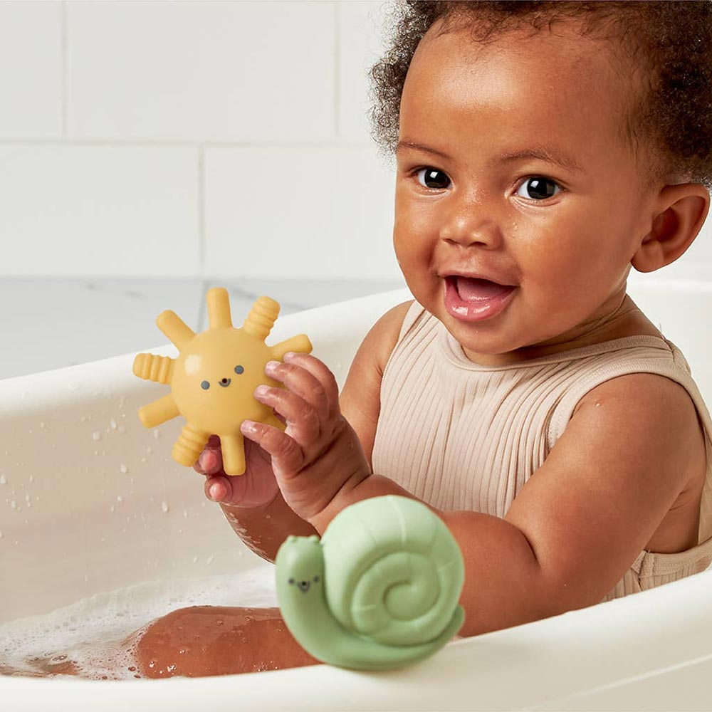 *Itzy Ritzy Itzy Squirt 4-Piece Bath Toy Set