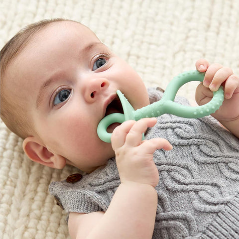 *Itzy Ritzy Itzy Pre-Feeding Teether Set